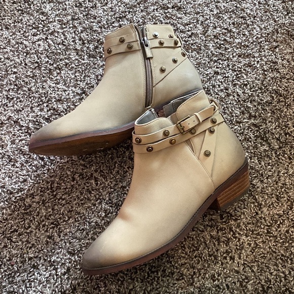 Halogen Lidia Studded Strappy Ankle Boots - Picture 5 of 9